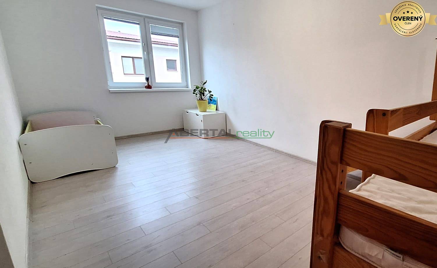 Predaj - Košice, Dargovských hrdinov, Furča, 4 izbový byt s parkovanim a terasou, novostavba, spálňa 1.jpg