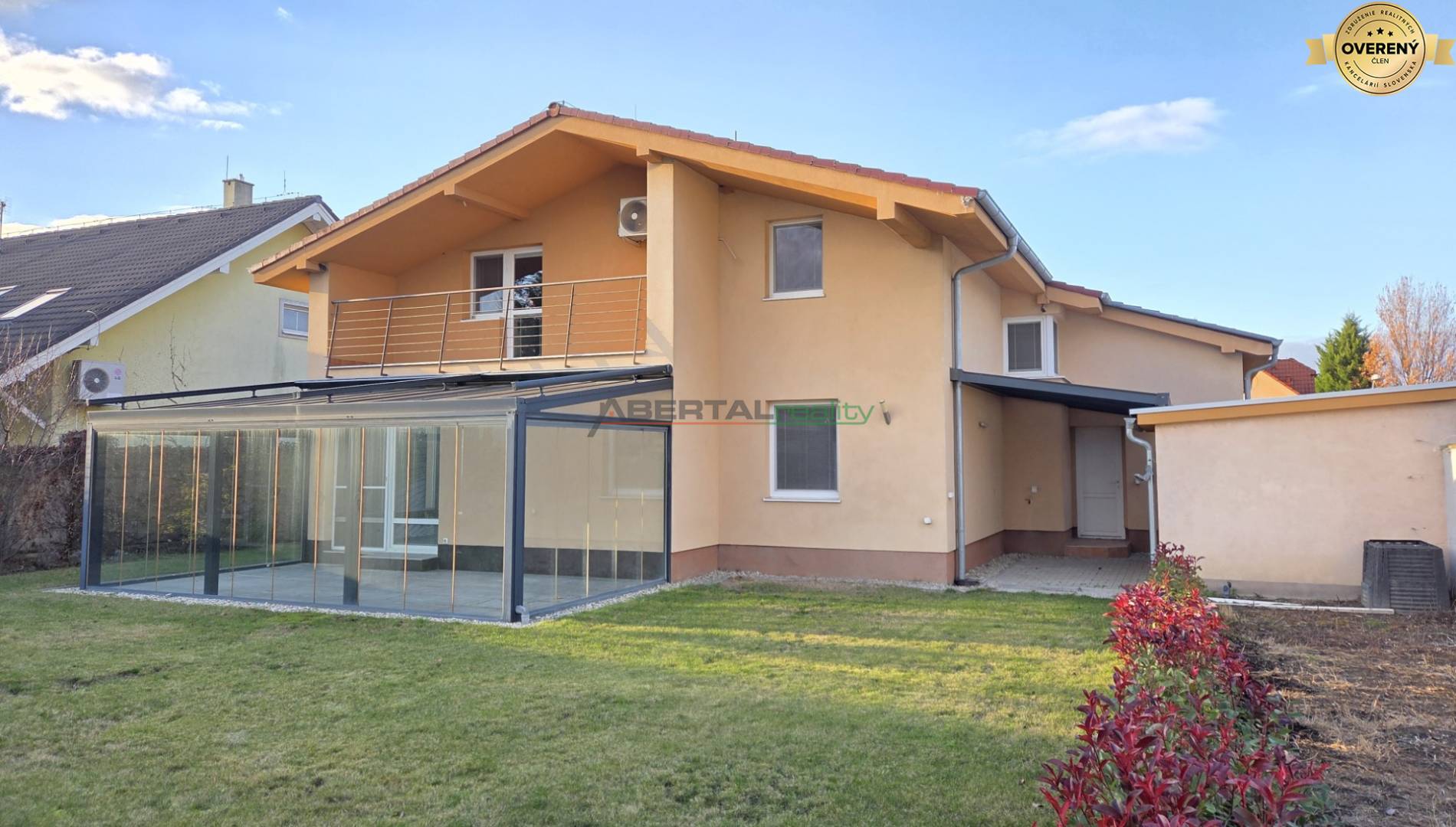 Predaj, rodinný dom, 6 izbový, Chorvátsky Grob časť Čierna Voda, dvojgaráž, záhrada.jpg