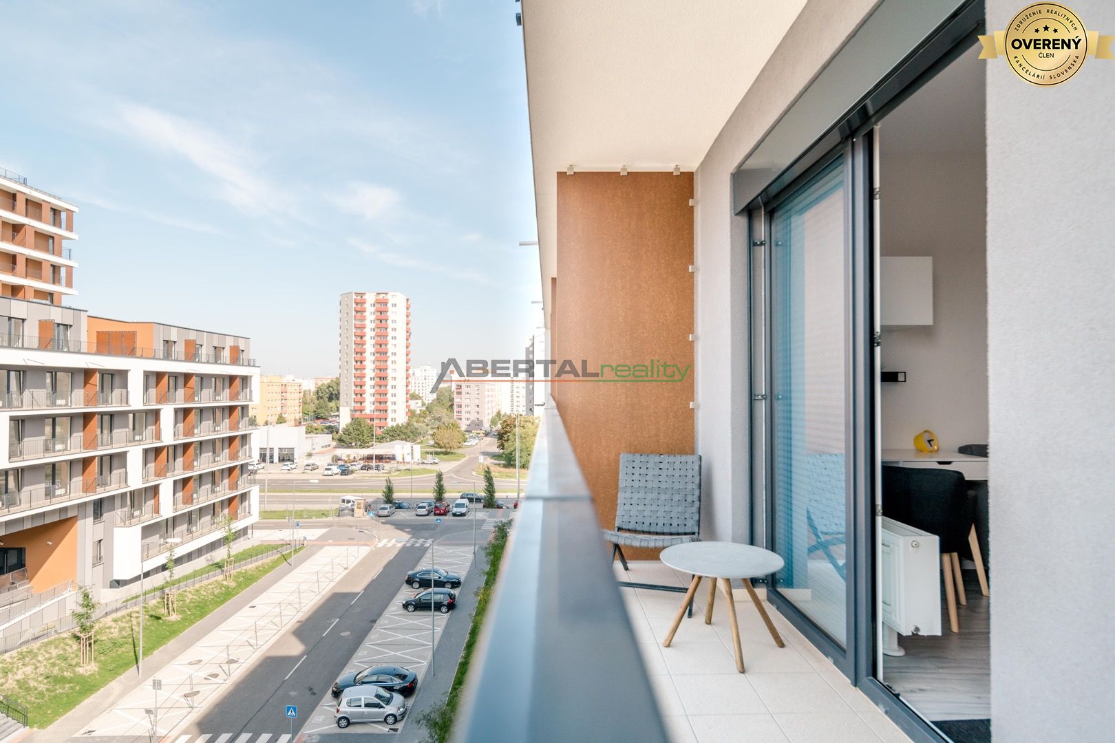 07 balkon .jpg