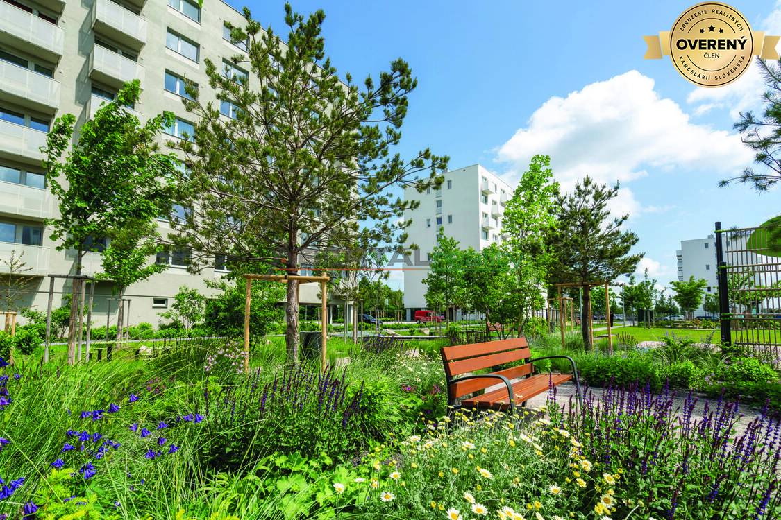 14 Ovocne Sady_park_06.jpg