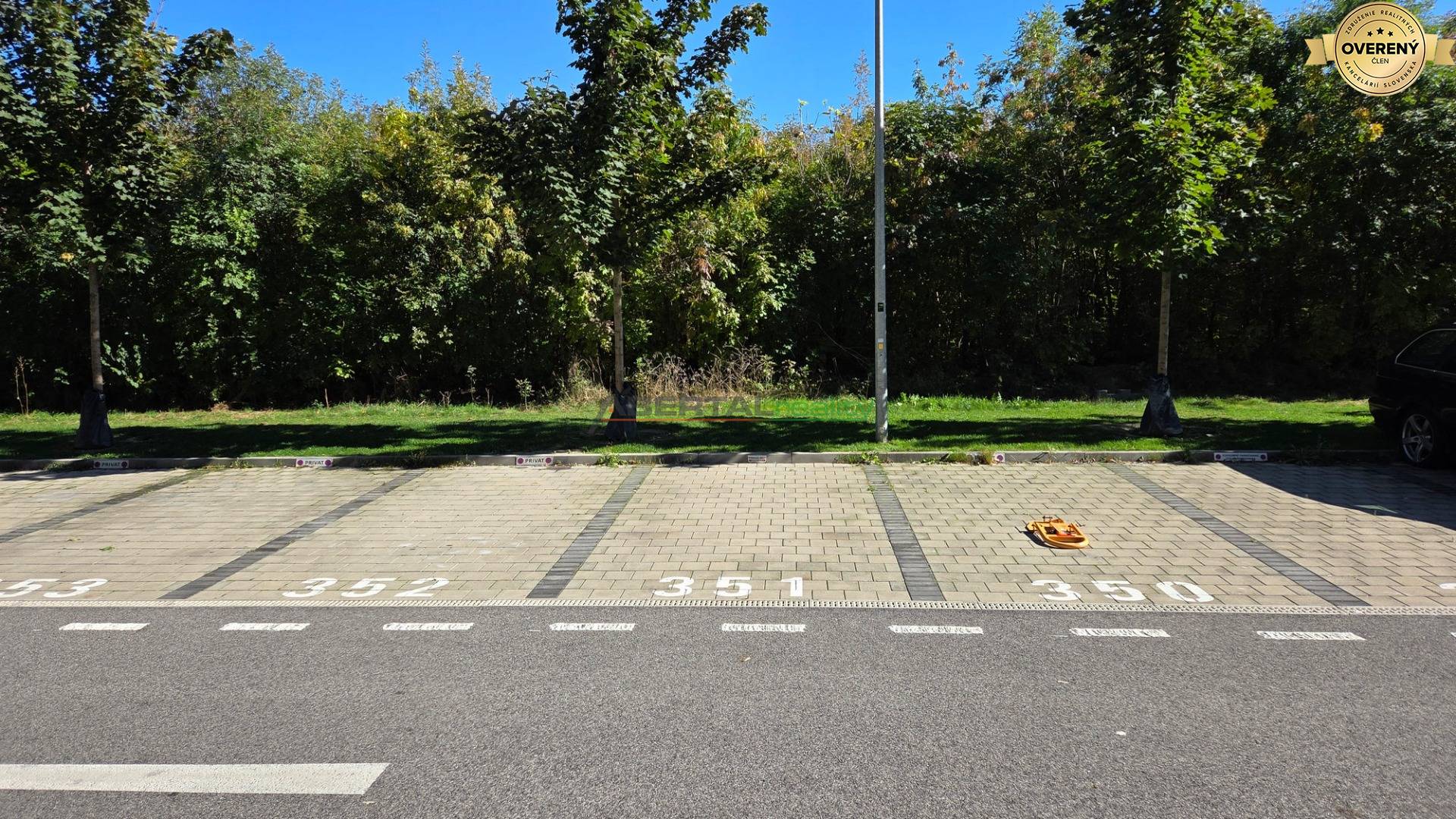 12 parkovanie_Ovocne Sady_20251008_112915.jpg