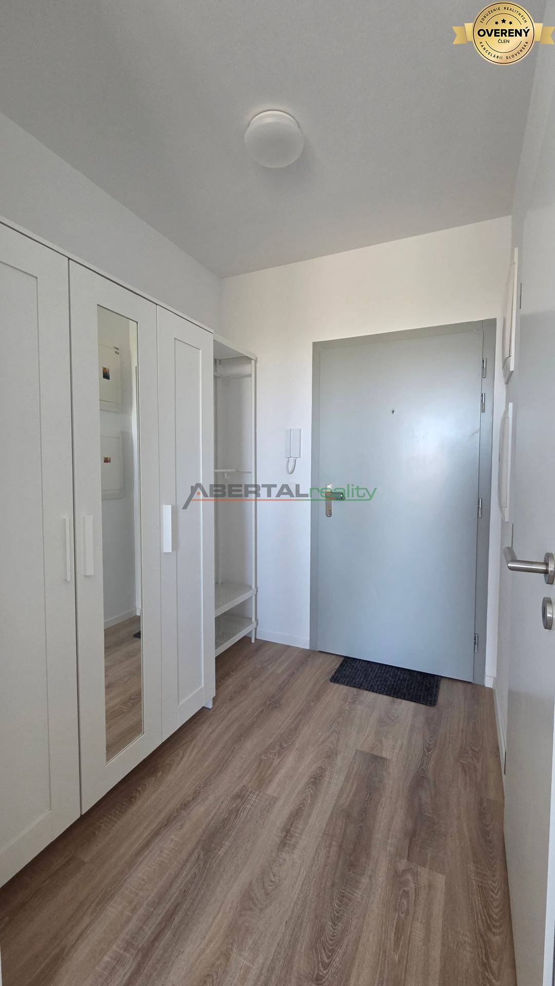 06 chodba_Ovocne sady_20251008_105935.jpg