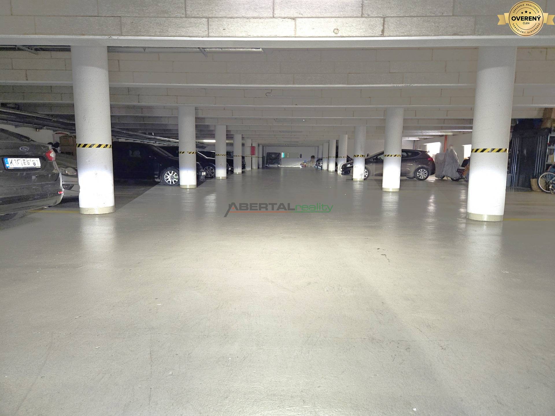 Predaj - Košice, Dargovských hrdinov, Furča, 4 izbový byt s parkovanim a terasou, novostavba, prakovacie miesto v garážovom dome.jpg