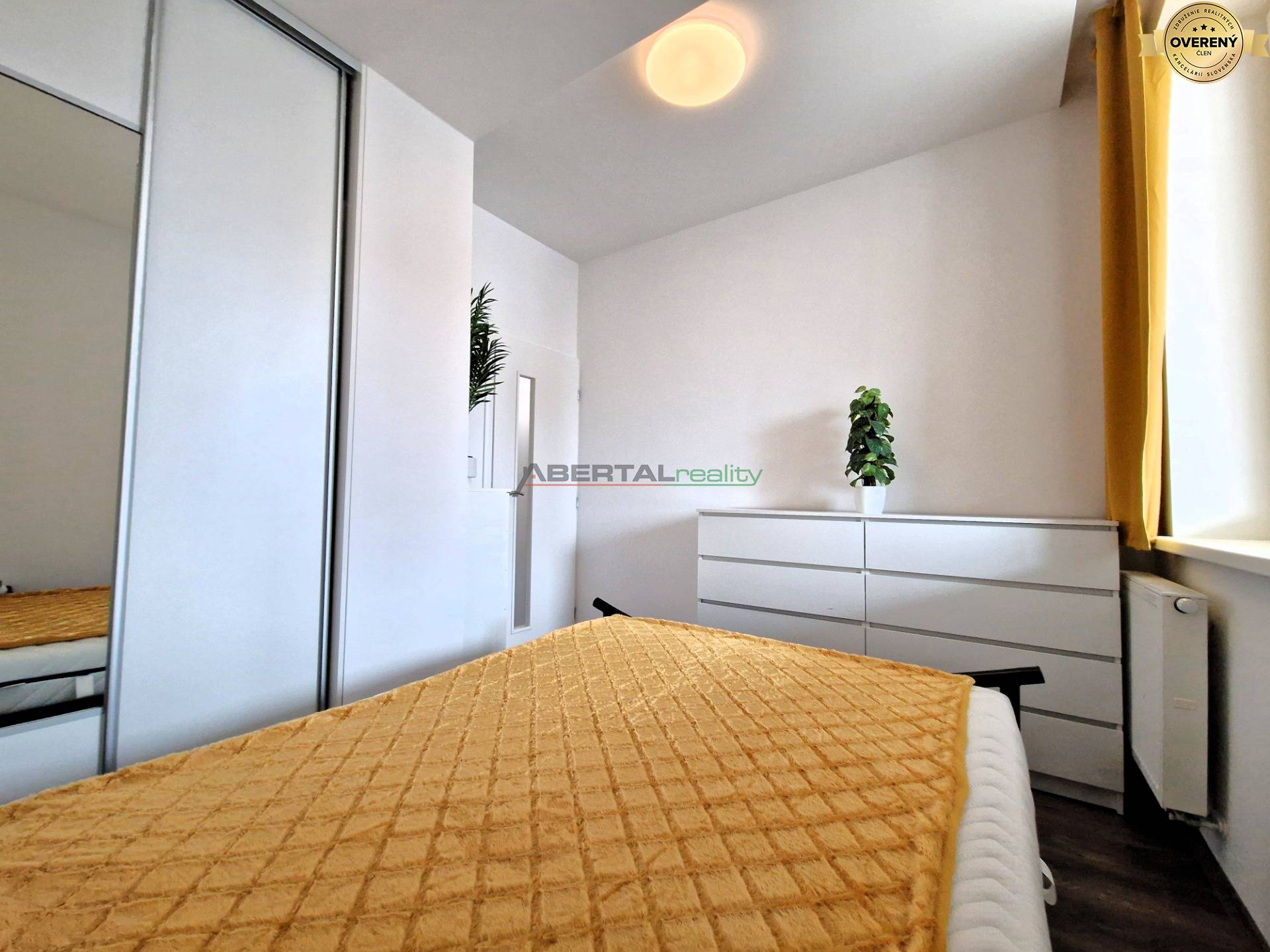 11_2izb Beskydska_spalna.jpg