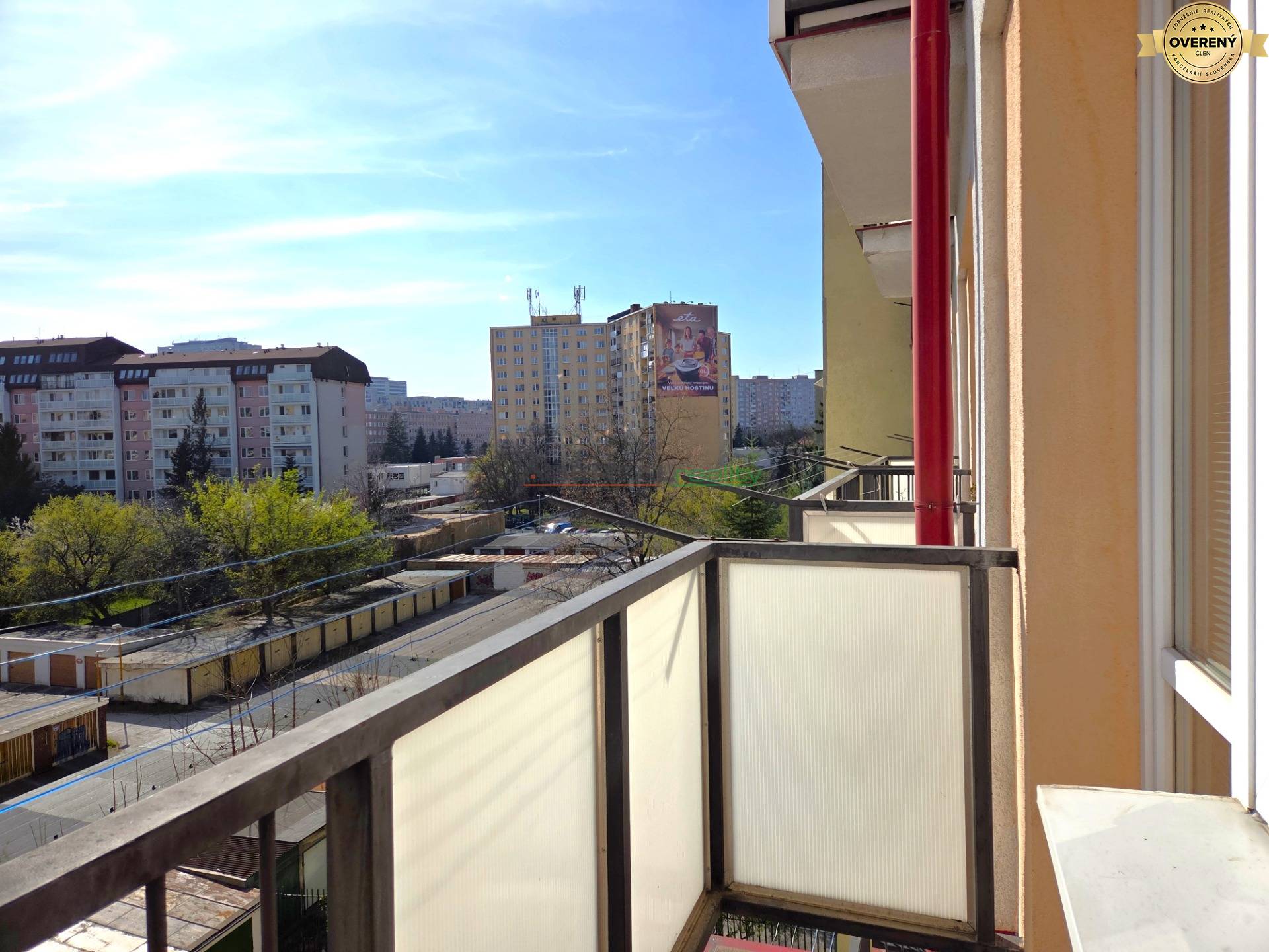 Predaj, 3 izbový byt, československej armády, Košice, balkón z obývacej izby, orientácia juh.jpg