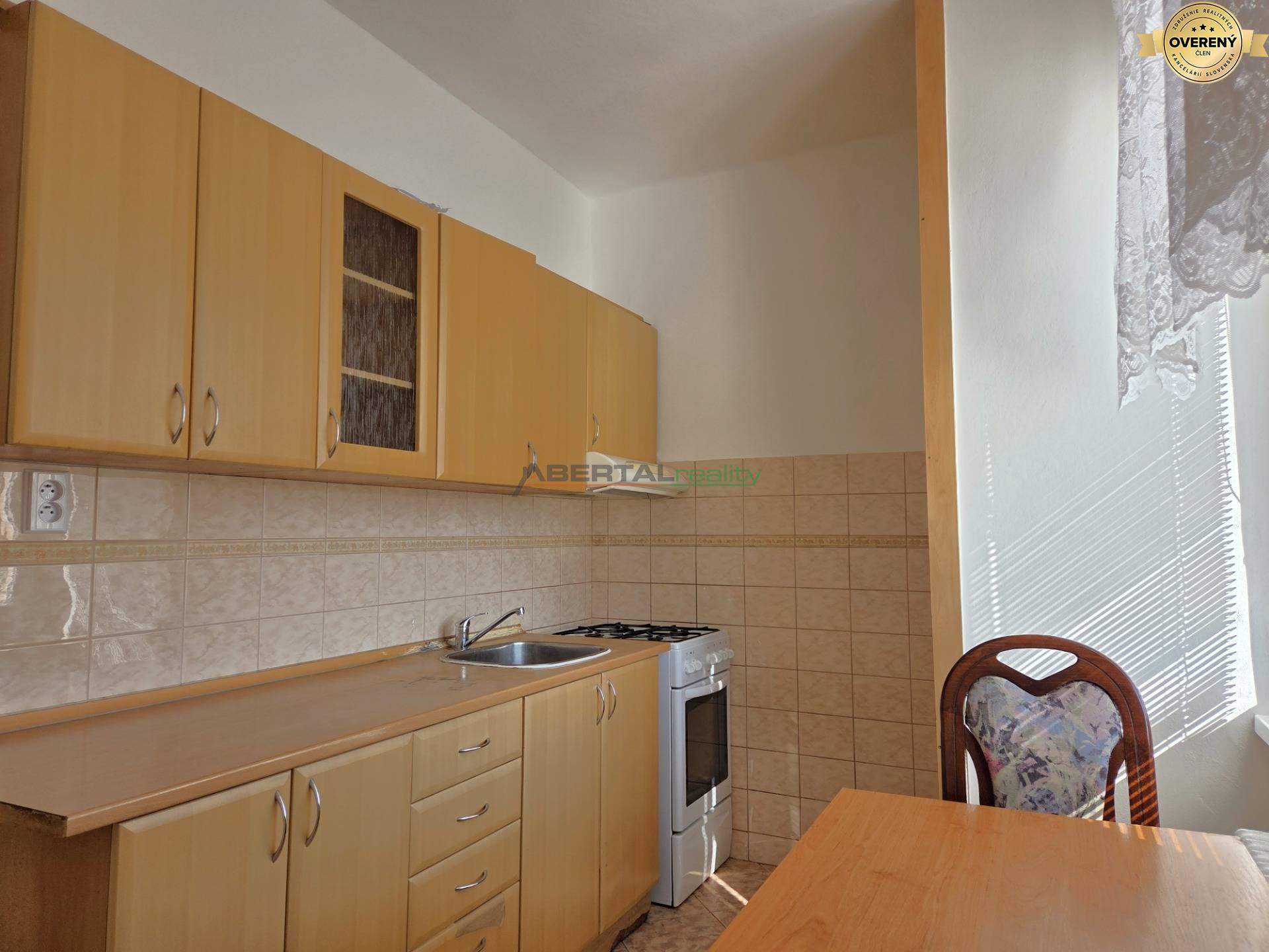 Predaj, 3 izbový byt, československej armády, Košice, kuchyňa, orientácia juh.jpg