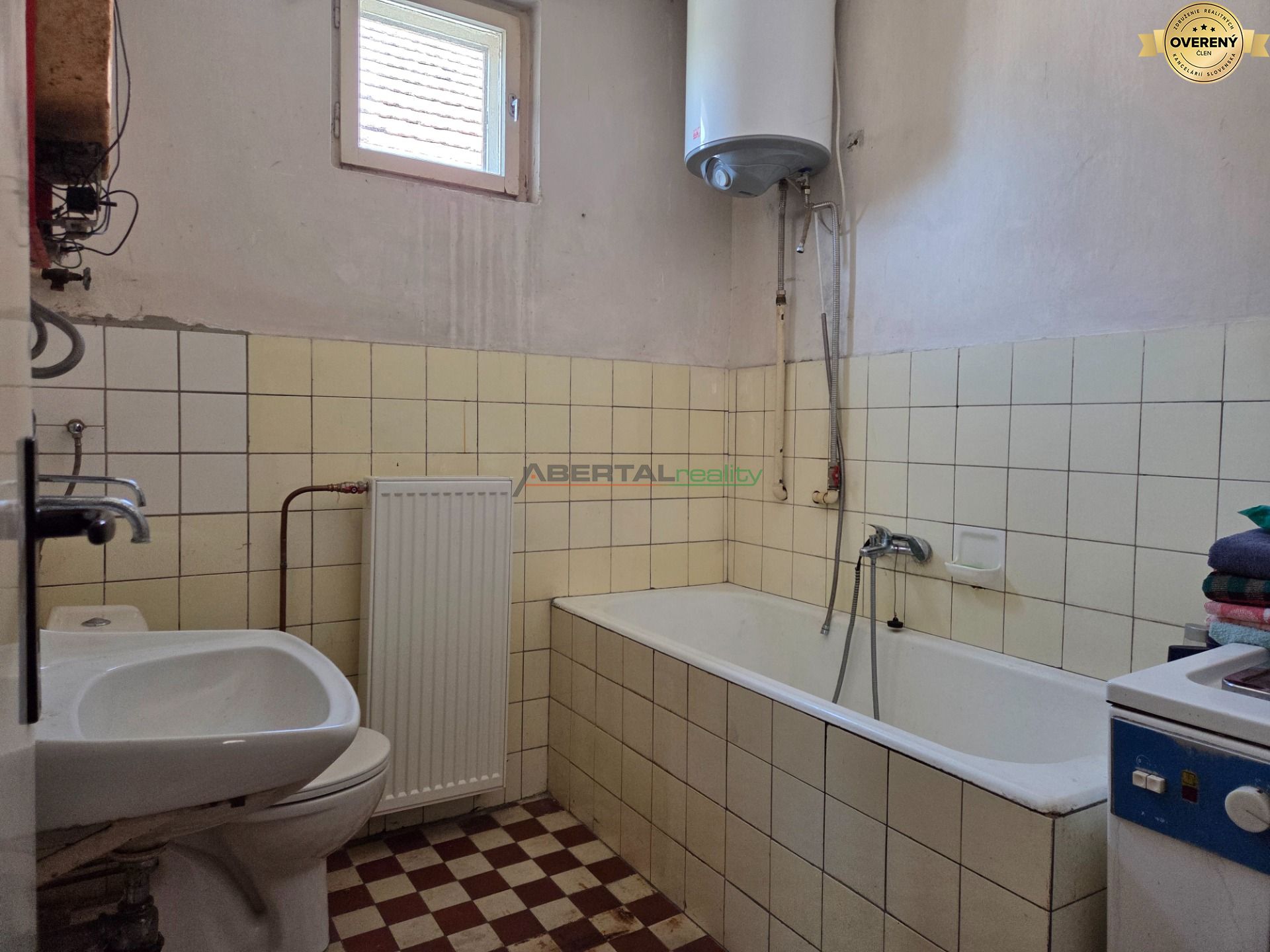 RD kuchyňa záhorie veľký pozemok záhrada ovocné stromy kupelna. – kópia.jpg