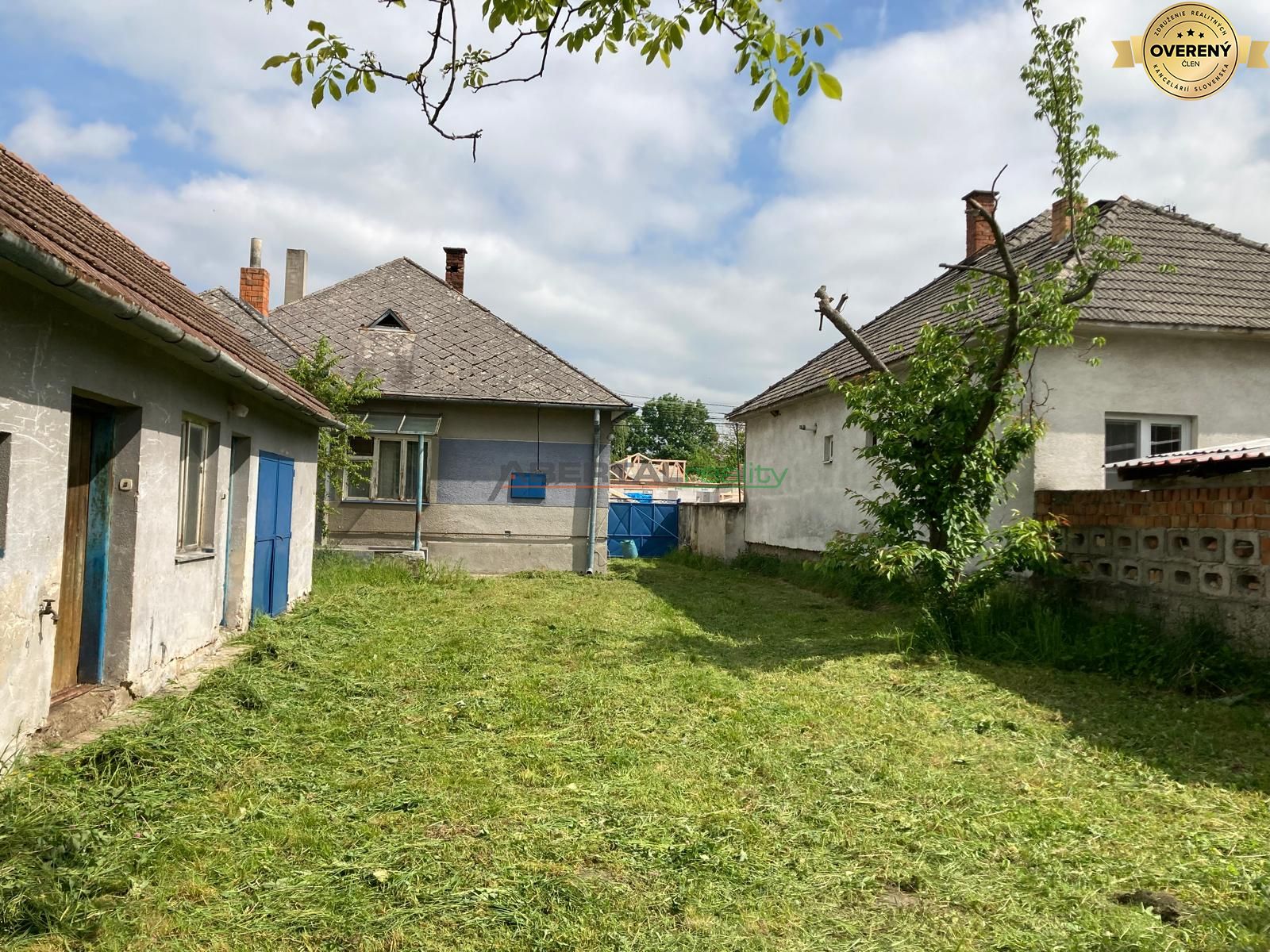 RD kuchyňa záhorie veľký pozemok záhrada ovocné stromy dvor 3..jpg