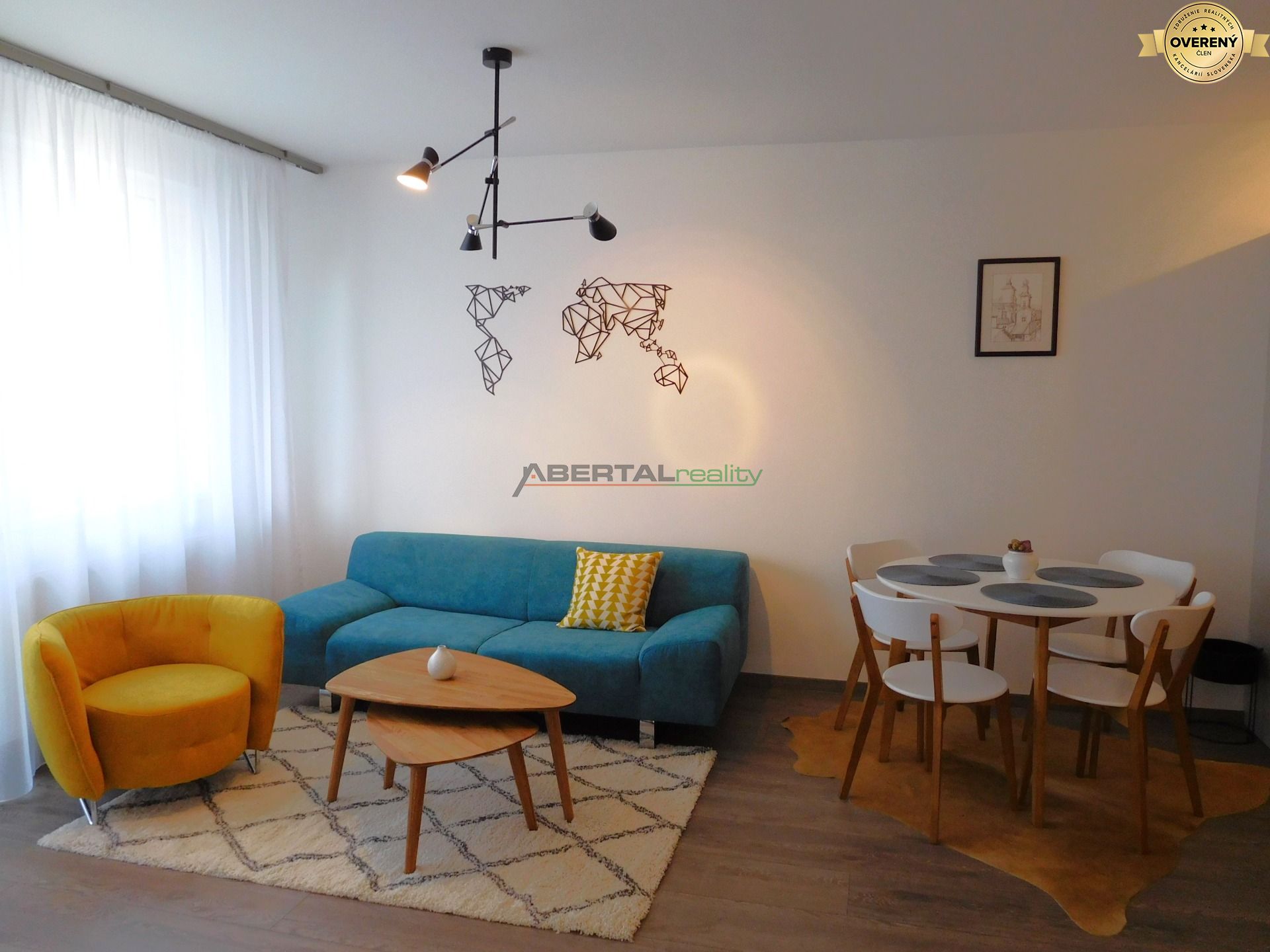 Prenájom - Blumentálska, Bratislava, Stein, novostavba, 2 izbový, zariadený, obývačka.JPG