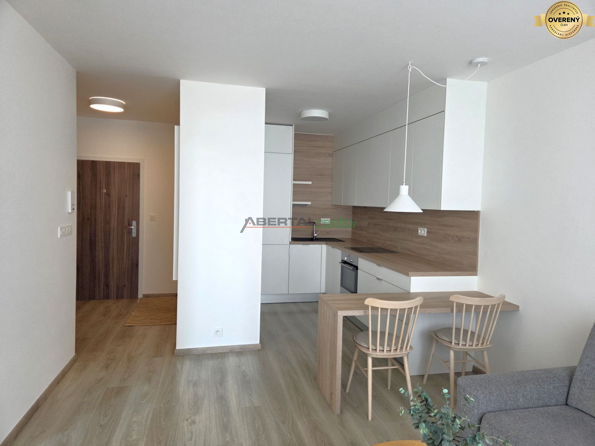 Prenájom, Malokrasňanská, Bratislava, 2i byt, loggia, parking, klima, novostavba, kuchyňa IV.jpg