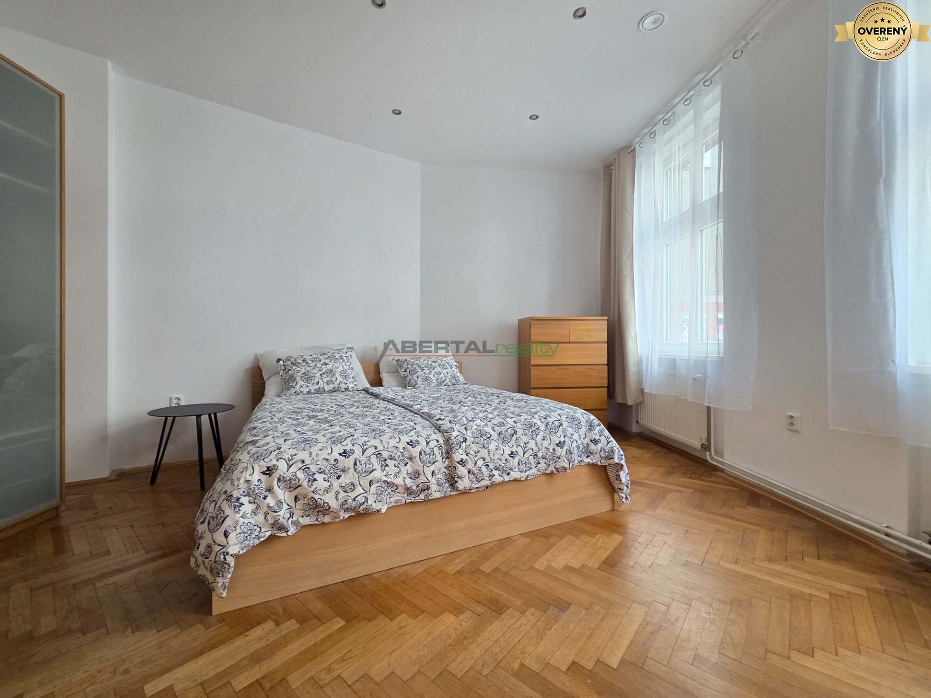 Prenájom - 2 izbový byt, Vysoká, Bratislava - staré mesto, centrum, spáľňa 2.jpg