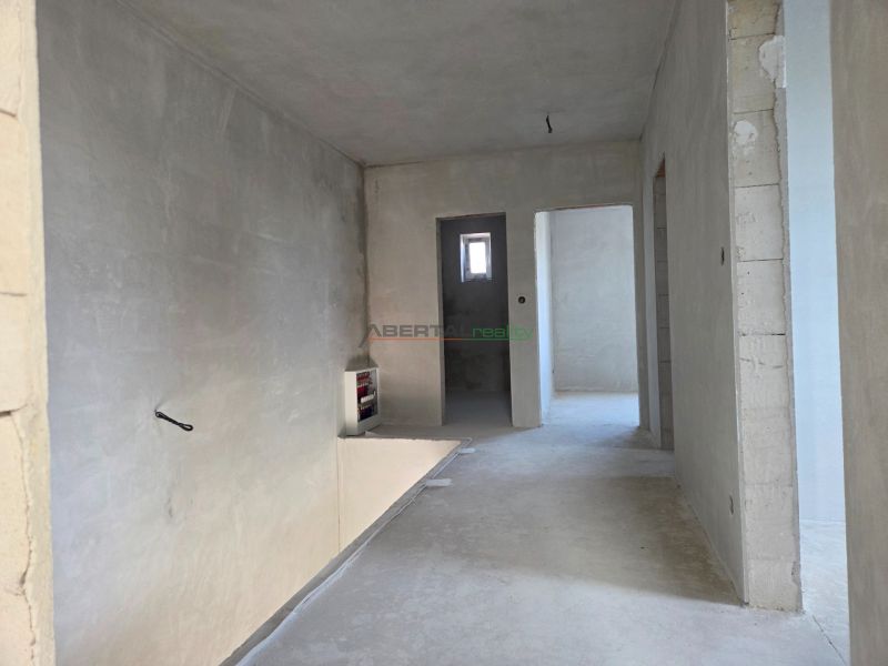 predaj, rodinný dom, dvojdom, 115 m2 Juhásov Dvor, Chorvátsky Grob - čierna voda, 3x parking, záhrada, obývacia hore.jpg