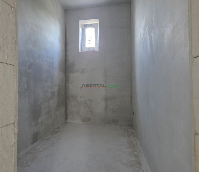 predaj, rodinný dom, dvojdom, 115 m2 Juhásov Dvor, Chorvátsky Grob - čierna voda, 3x parking, záhrada, šatník.jpg